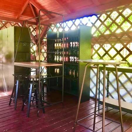 Apollo Bed & Breakfast *