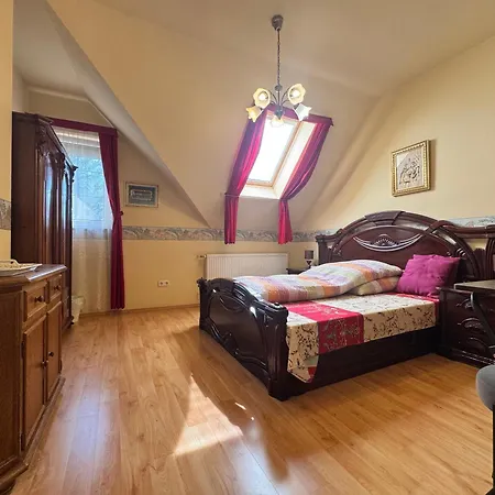 Apollo Bed & Breakfast *